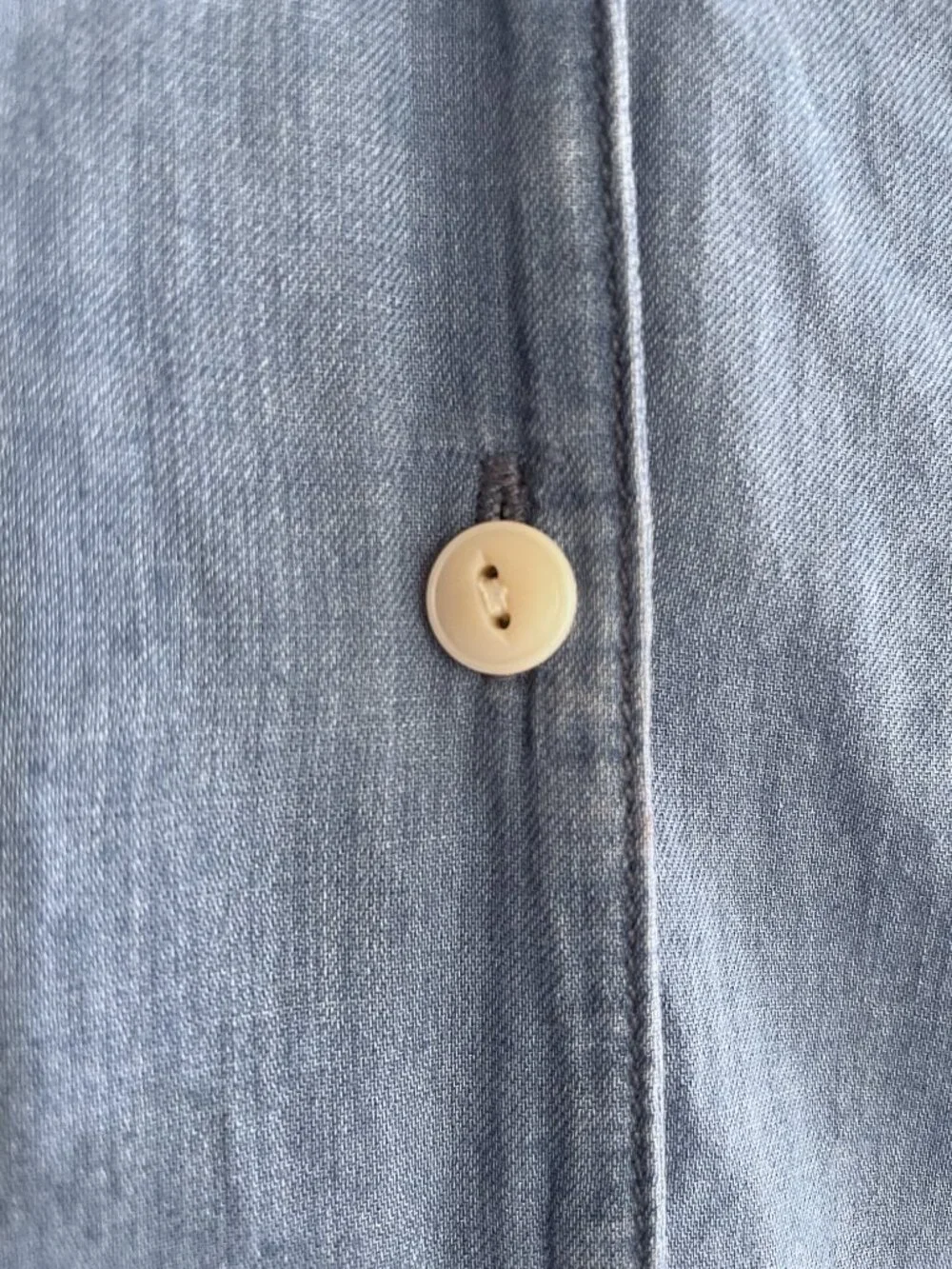 Madewell Chambray V-neck Button-down Short Sleeve Blouse Size  M